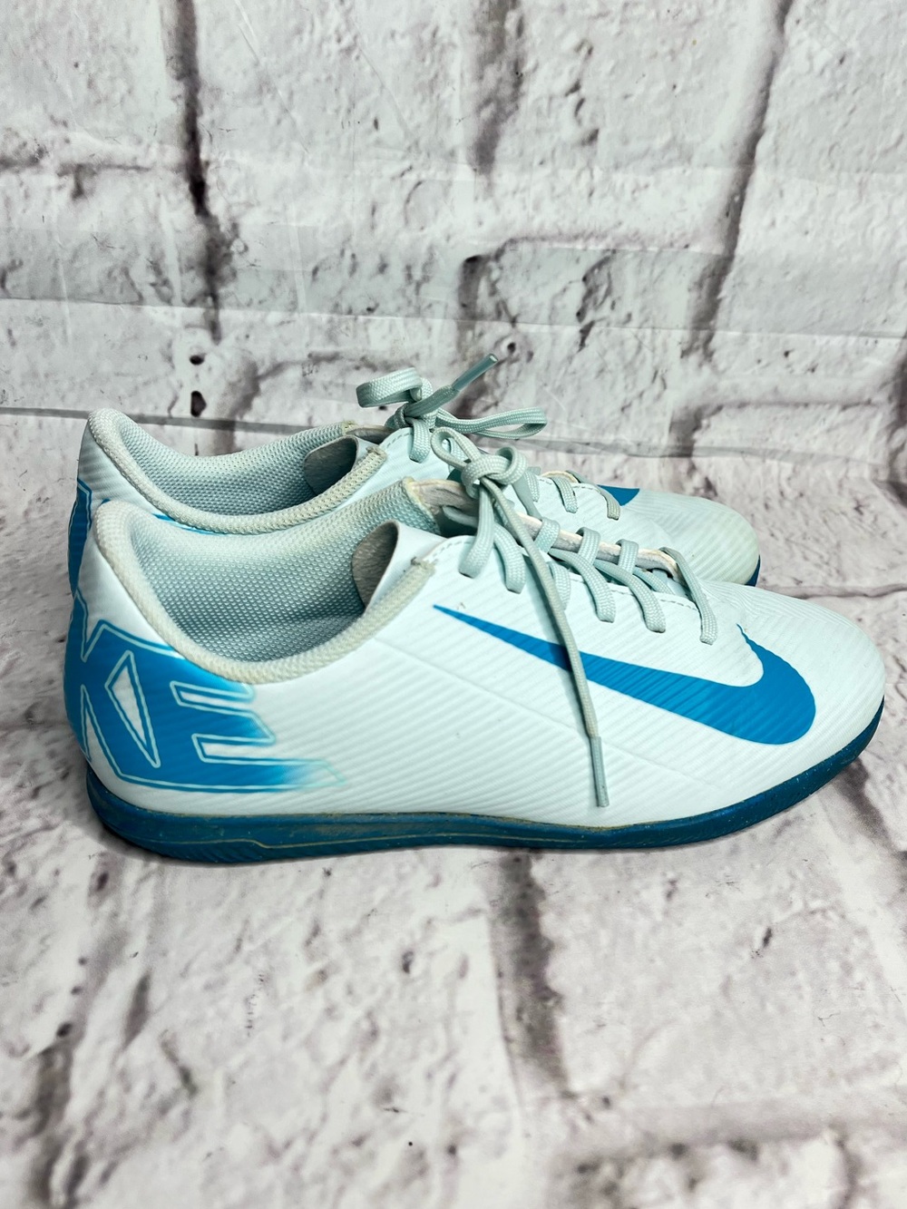 NIKE MERCURIAL VAPOR 16 CLUB IC MAD AMBITION GLACIER BLUE/BLUE ORBIT youth 4.5